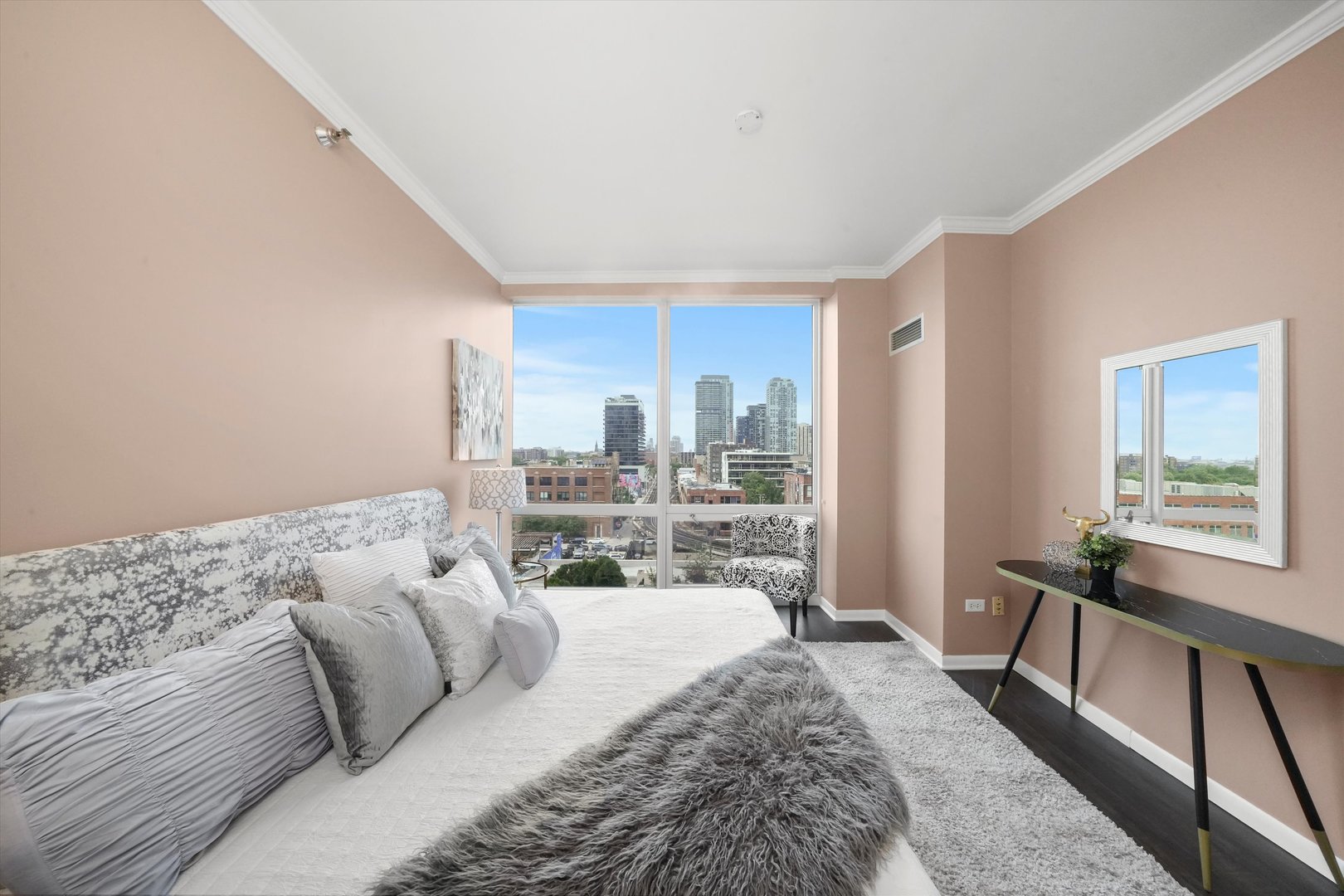 757 N Orleans Street Unit: 707