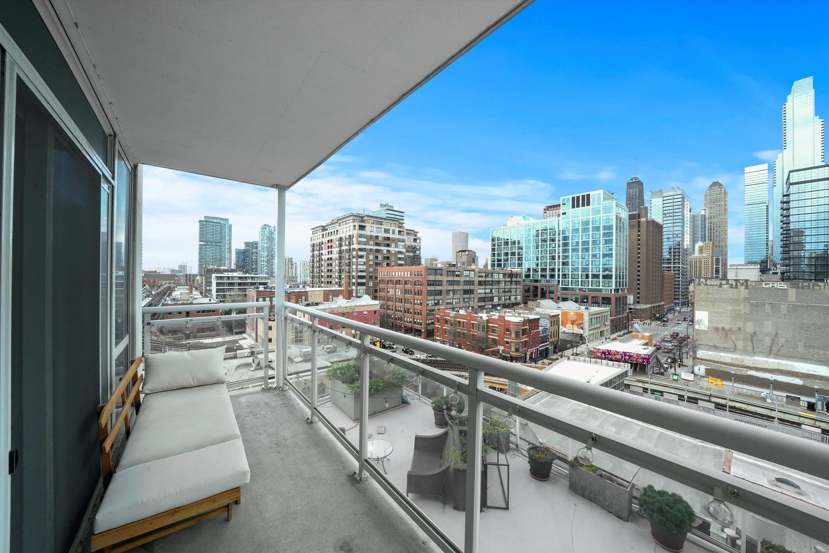 757 N Orleans Street Unit: 707