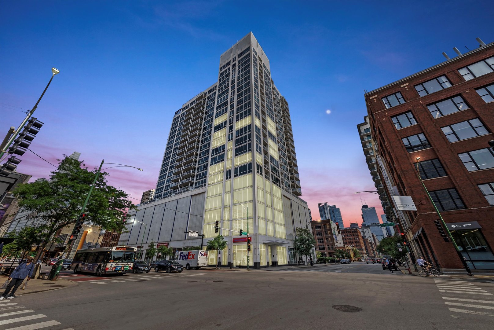 757 N Orleans Street Unit: 707