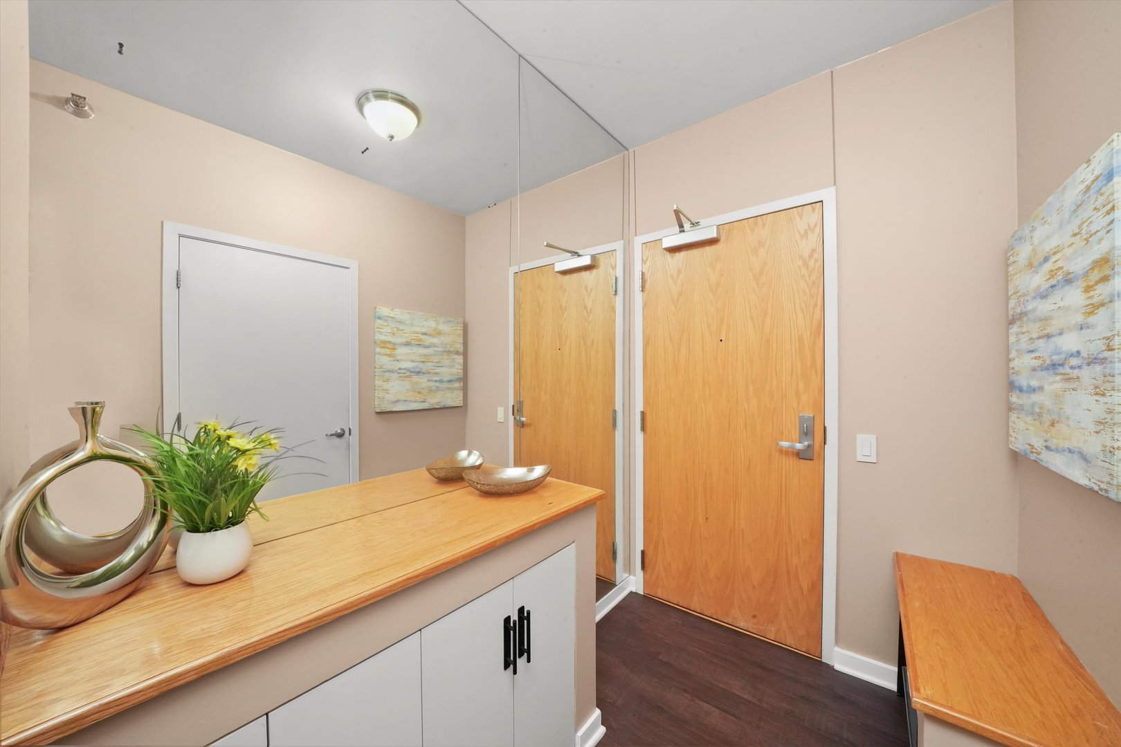 757 N Orleans Street Unit: 707