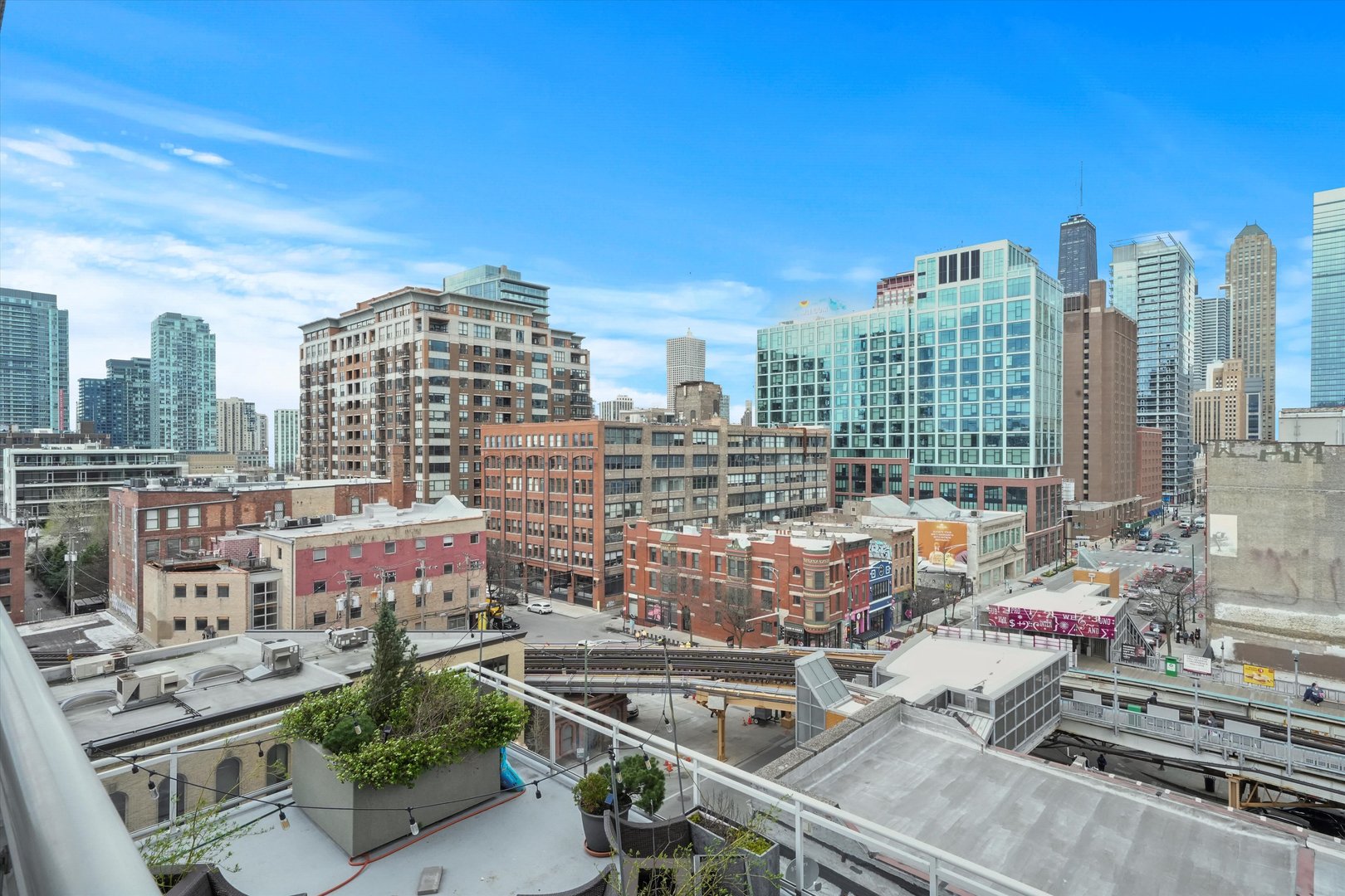 757 N Orleans Street Unit: 707