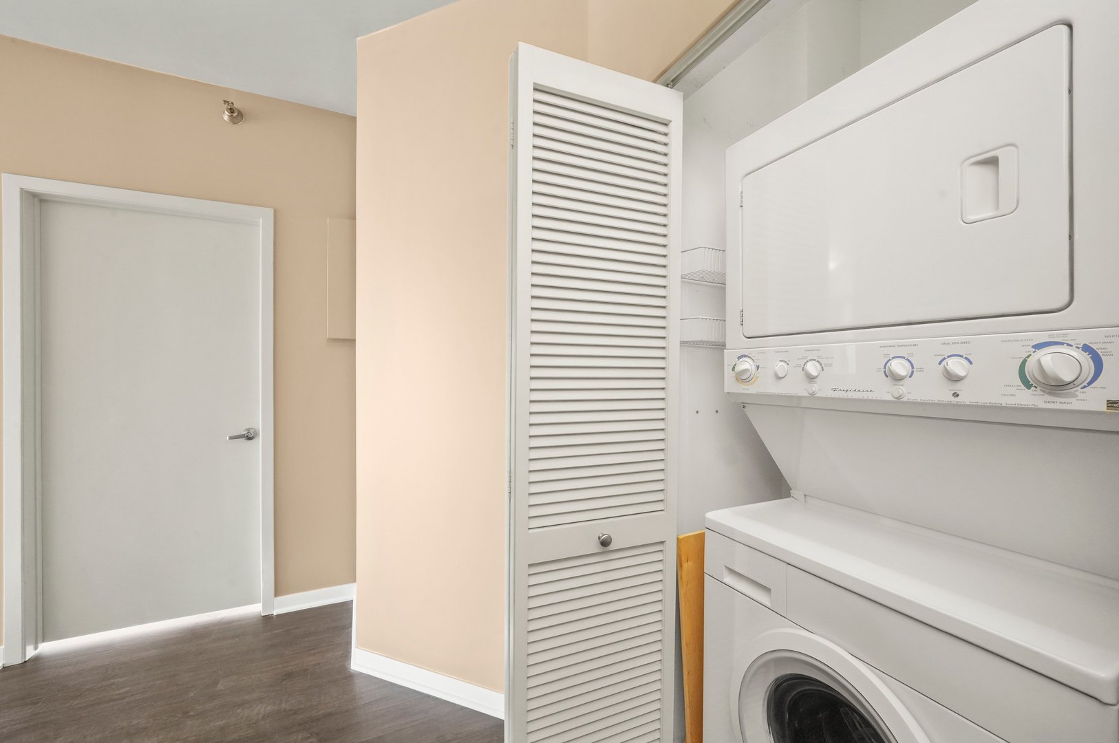 757 N Orleans Street Unit: 707