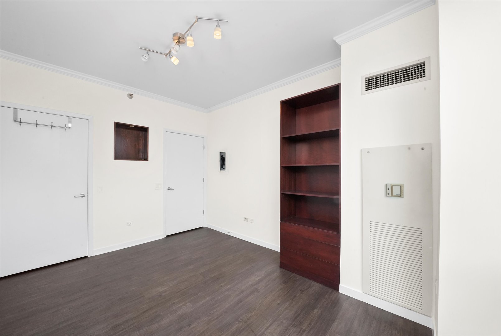 757 N Orleans Street Unit: 707
