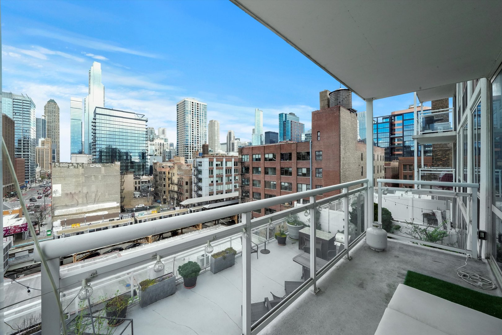 757 N Orleans Street Unit: 707