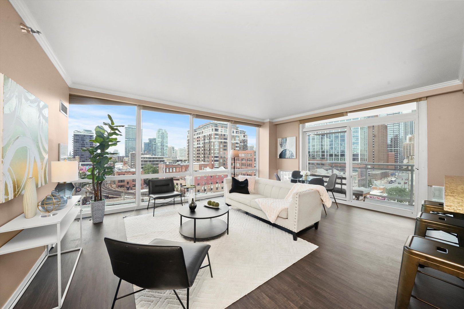 757 N Orleans Street Unit: 707