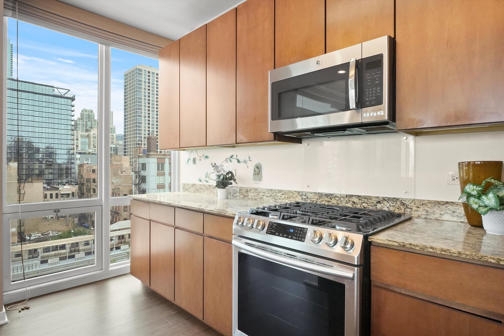 757 N Orleans Street Unit: 707