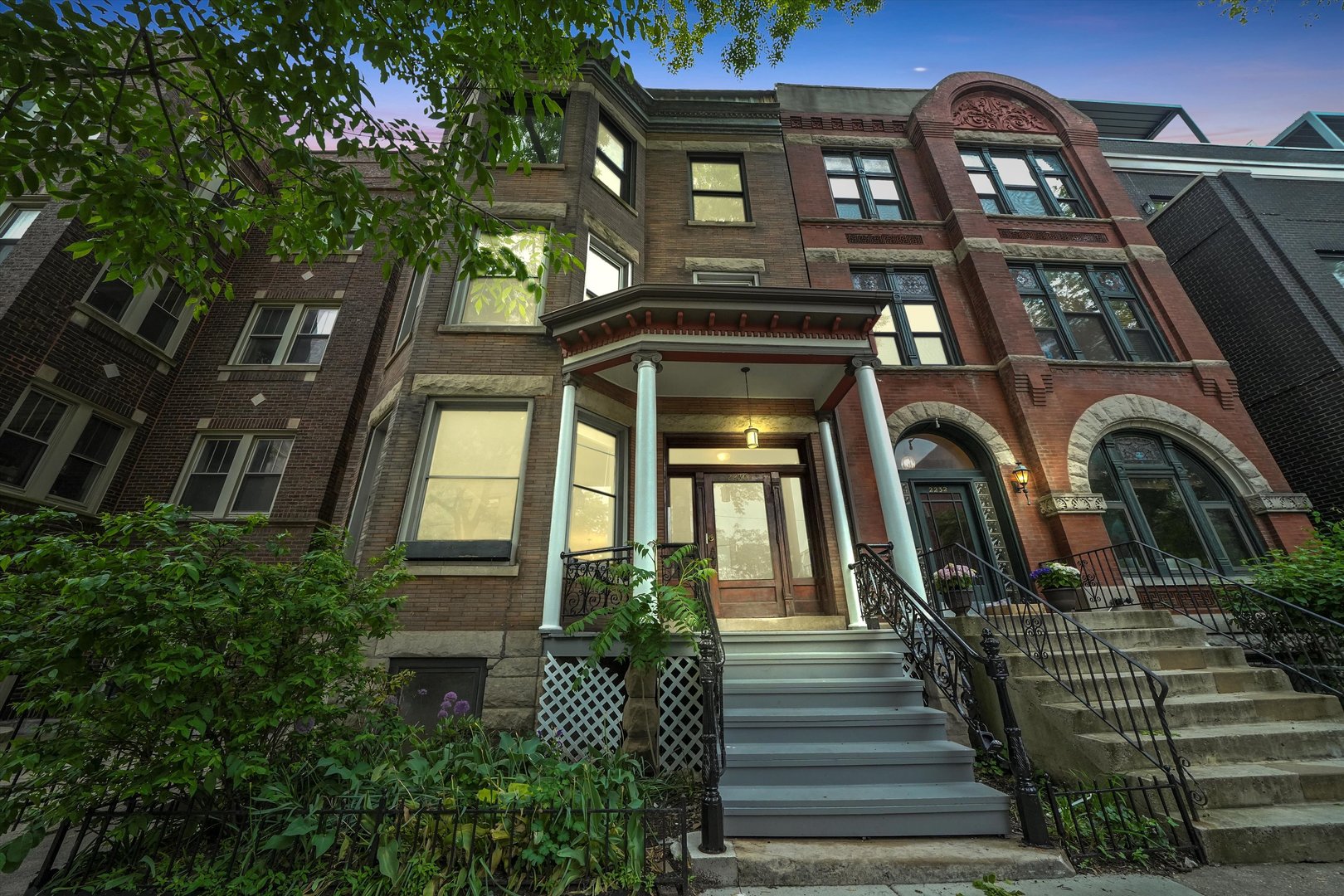 2230 N Kenmore Avenue Unit: 1