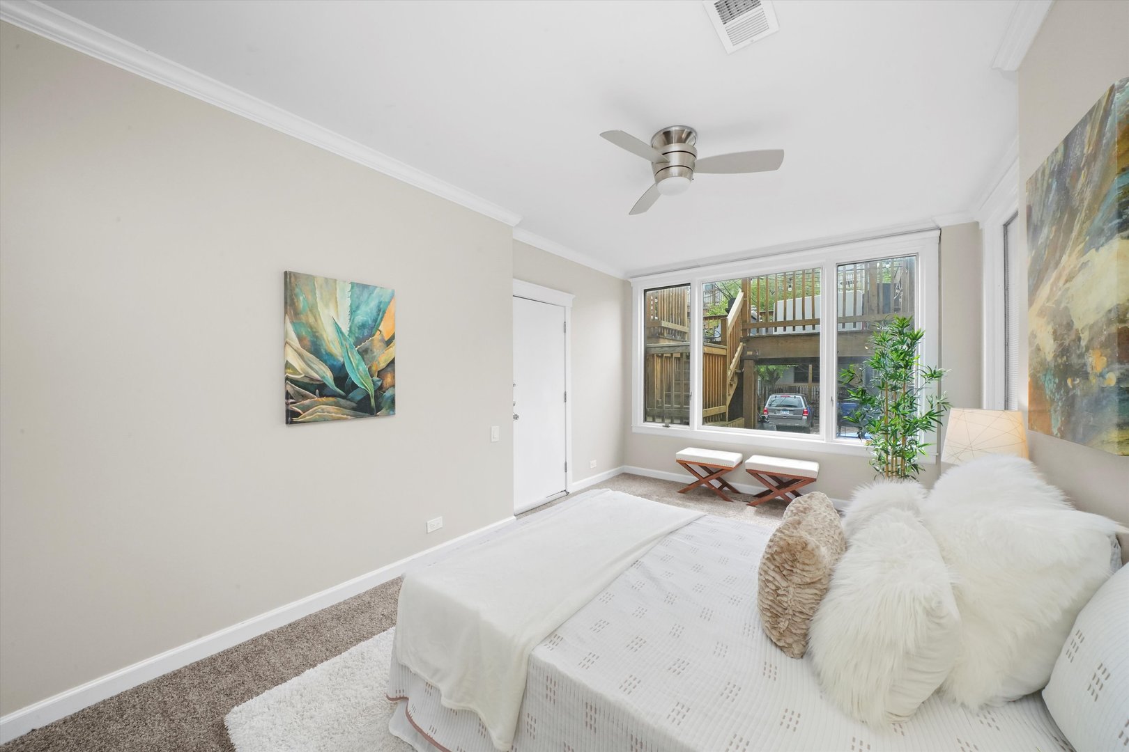 2230 N Kenmore Avenue Unit: 1