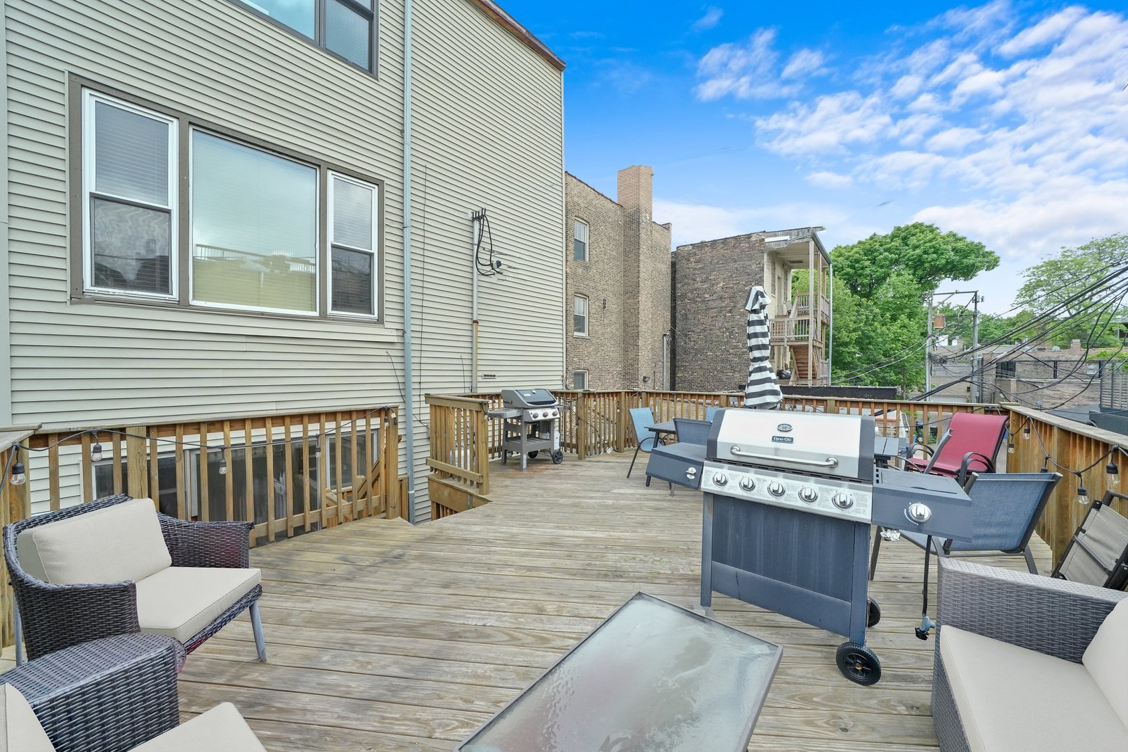 2230 N Kenmore Avenue Unit: 1
