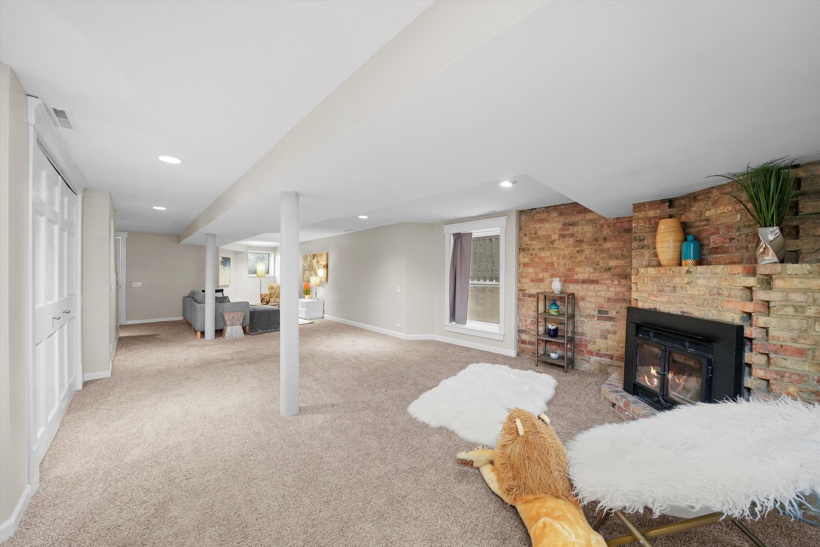 2230 N Kenmore Avenue Unit: 1