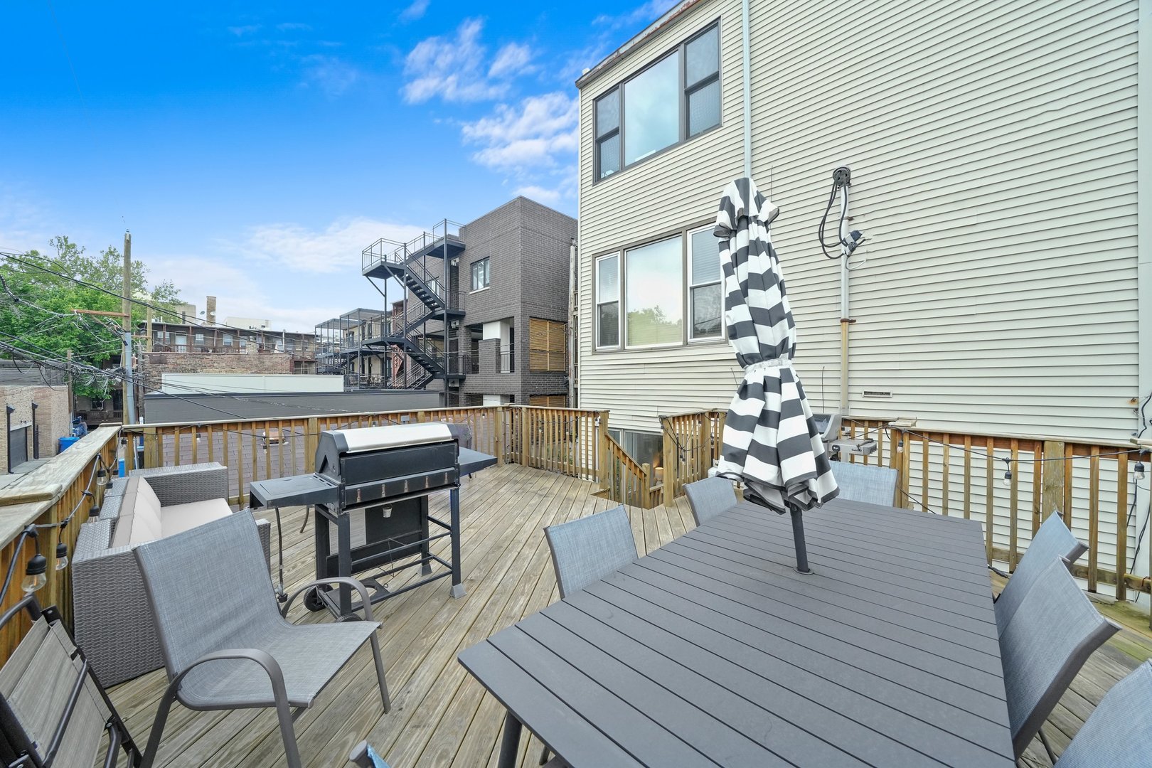 2230 N Kenmore Avenue Unit: 1