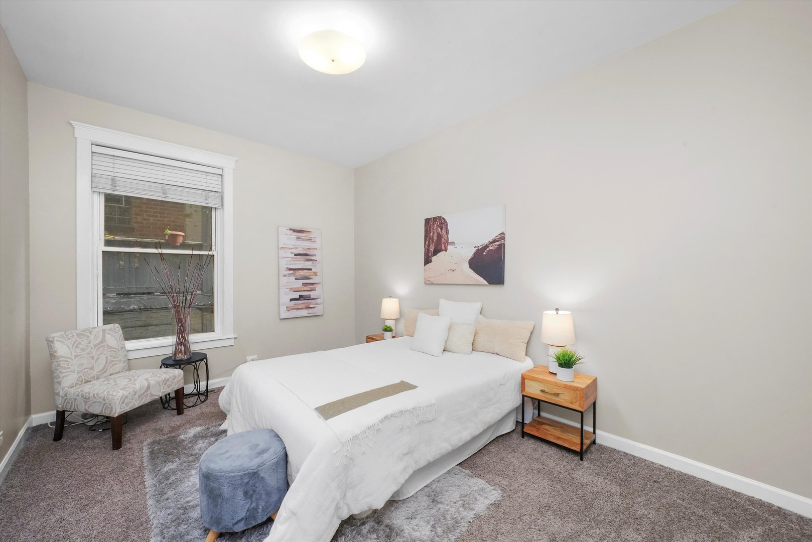 2230 N Kenmore Avenue Unit: 1