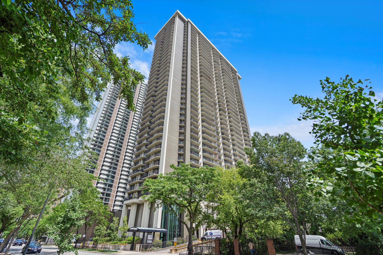 6007 N Sheridan Road Unit: 23E