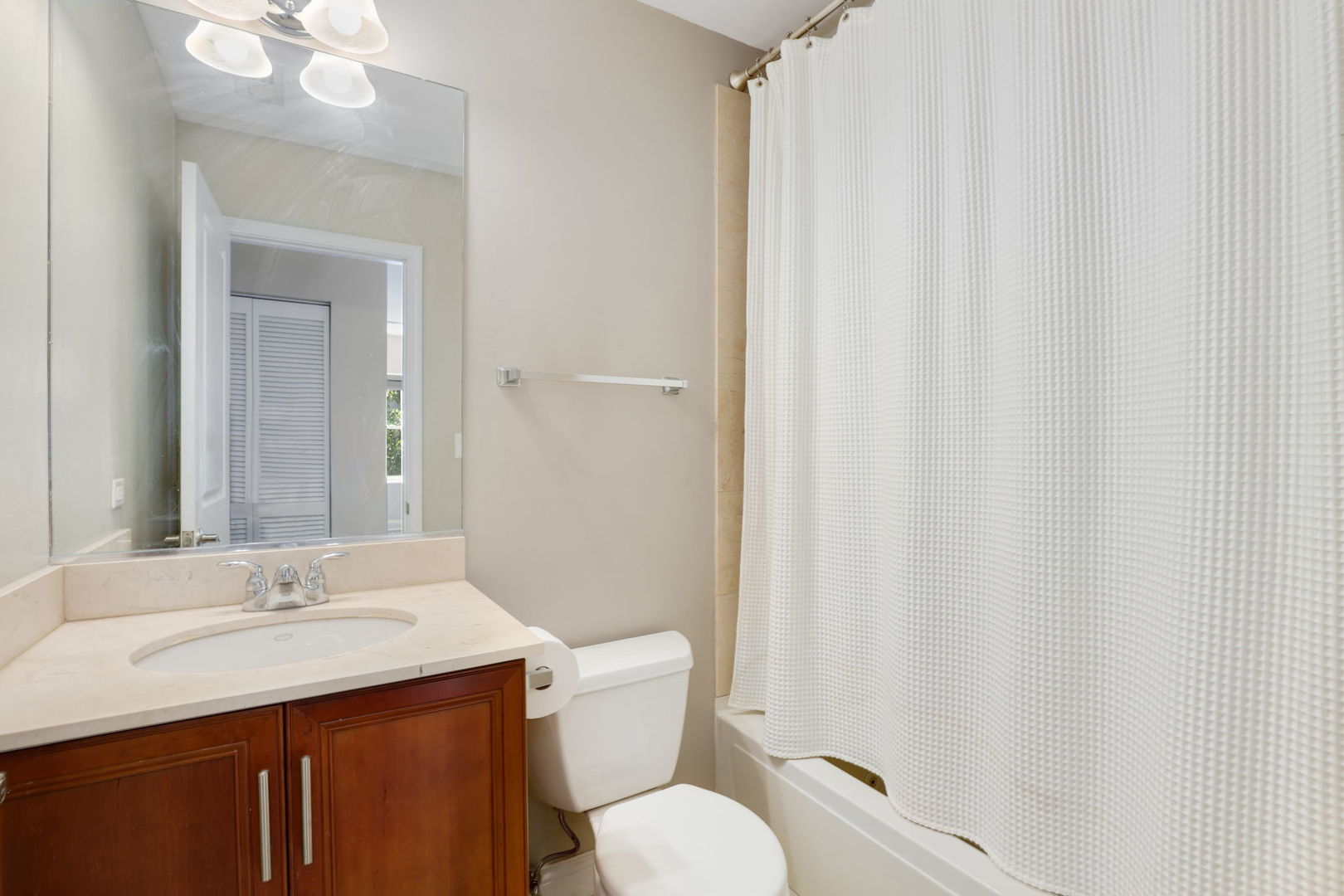 3422 N Racine Avenue Unit: 2