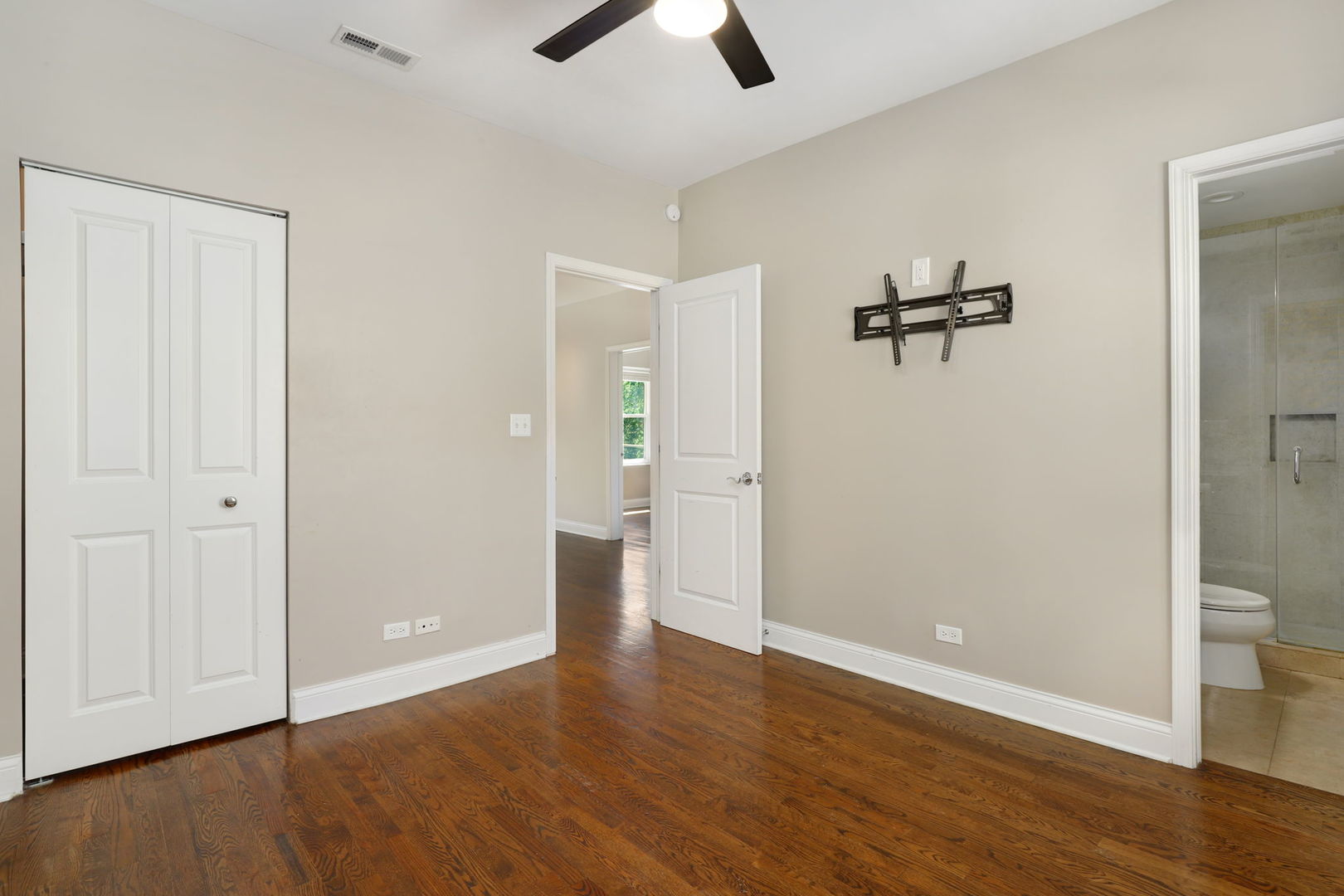 3422 N Racine Avenue Unit: 2