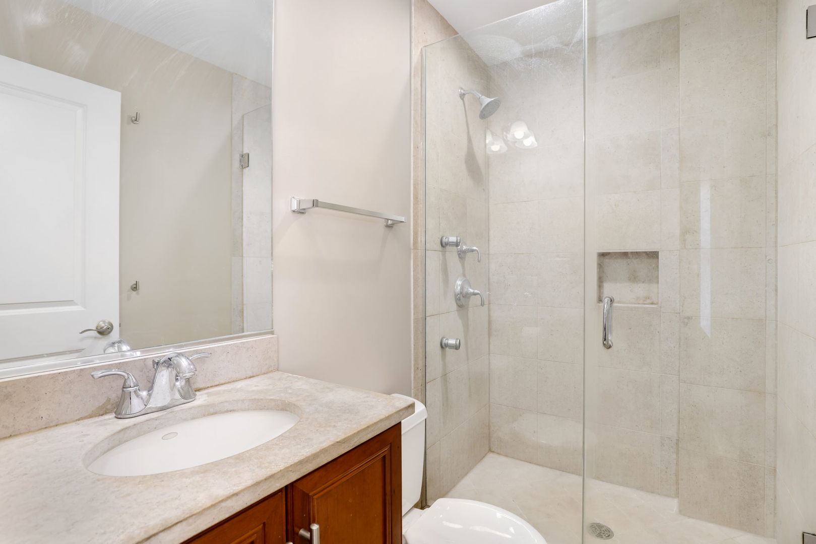 3422 N Racine Avenue Unit: 2