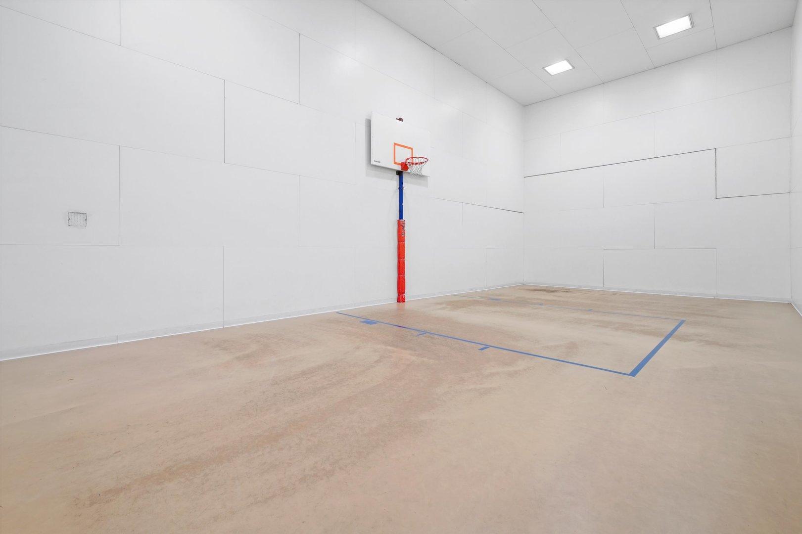 211 E Ohio Street Unit: 1611