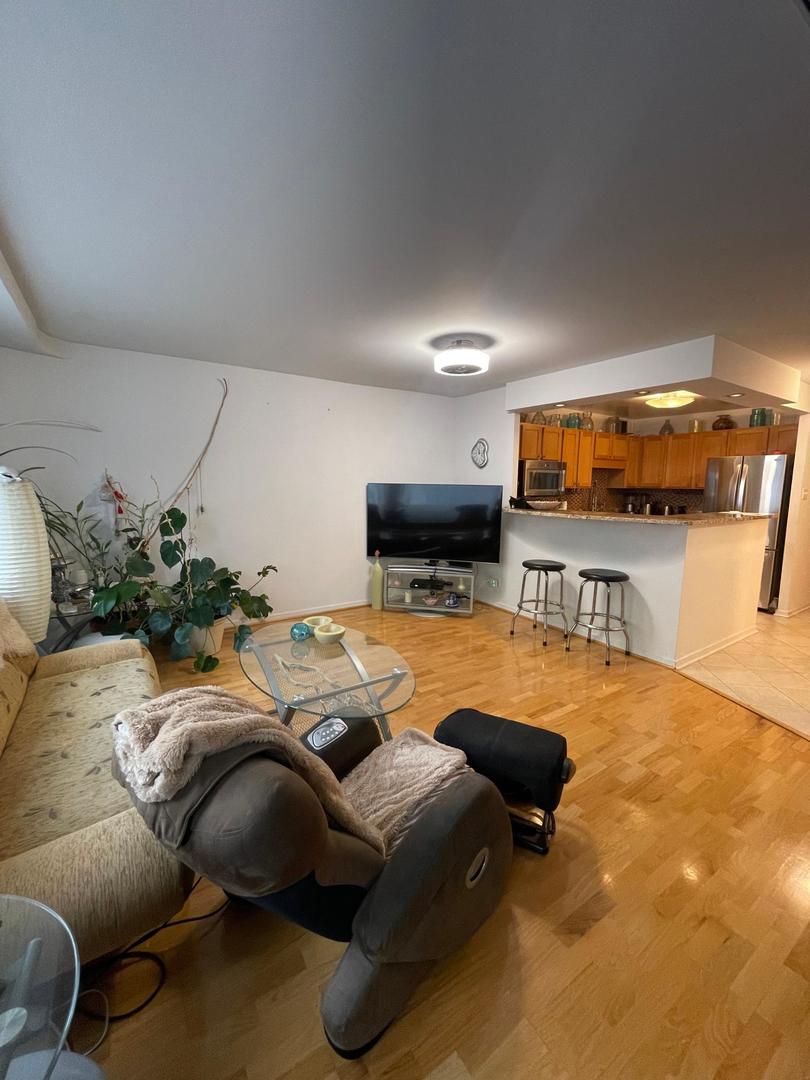 211 E Ohio Street Unit: 1611