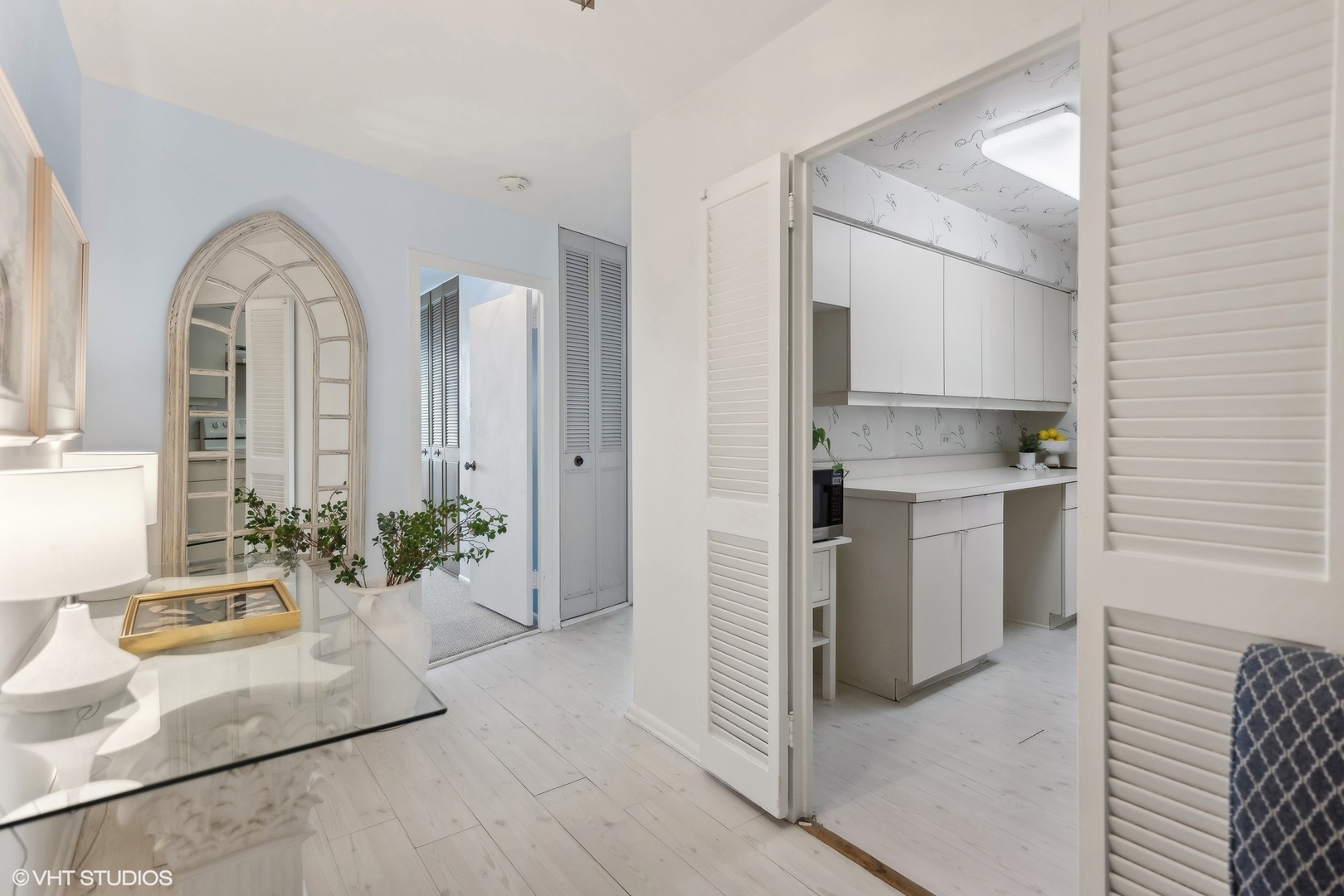 4250 N Marine Drive Unit: 2115