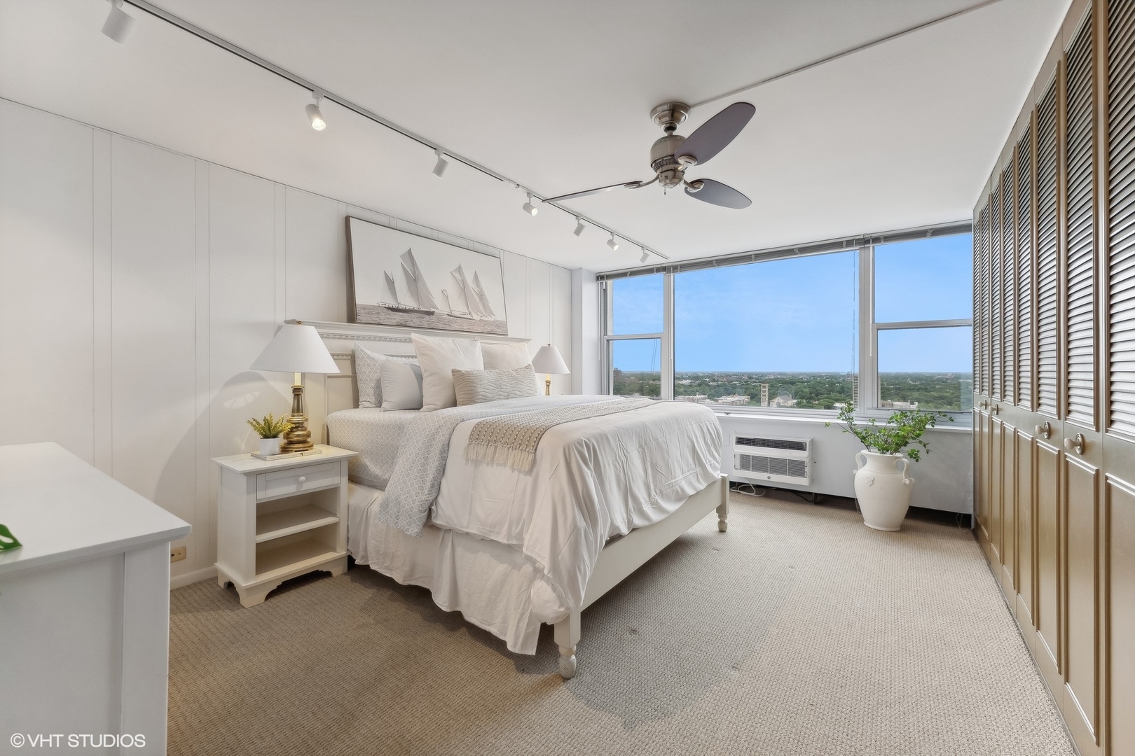 4250 N Marine Drive Unit: 2115