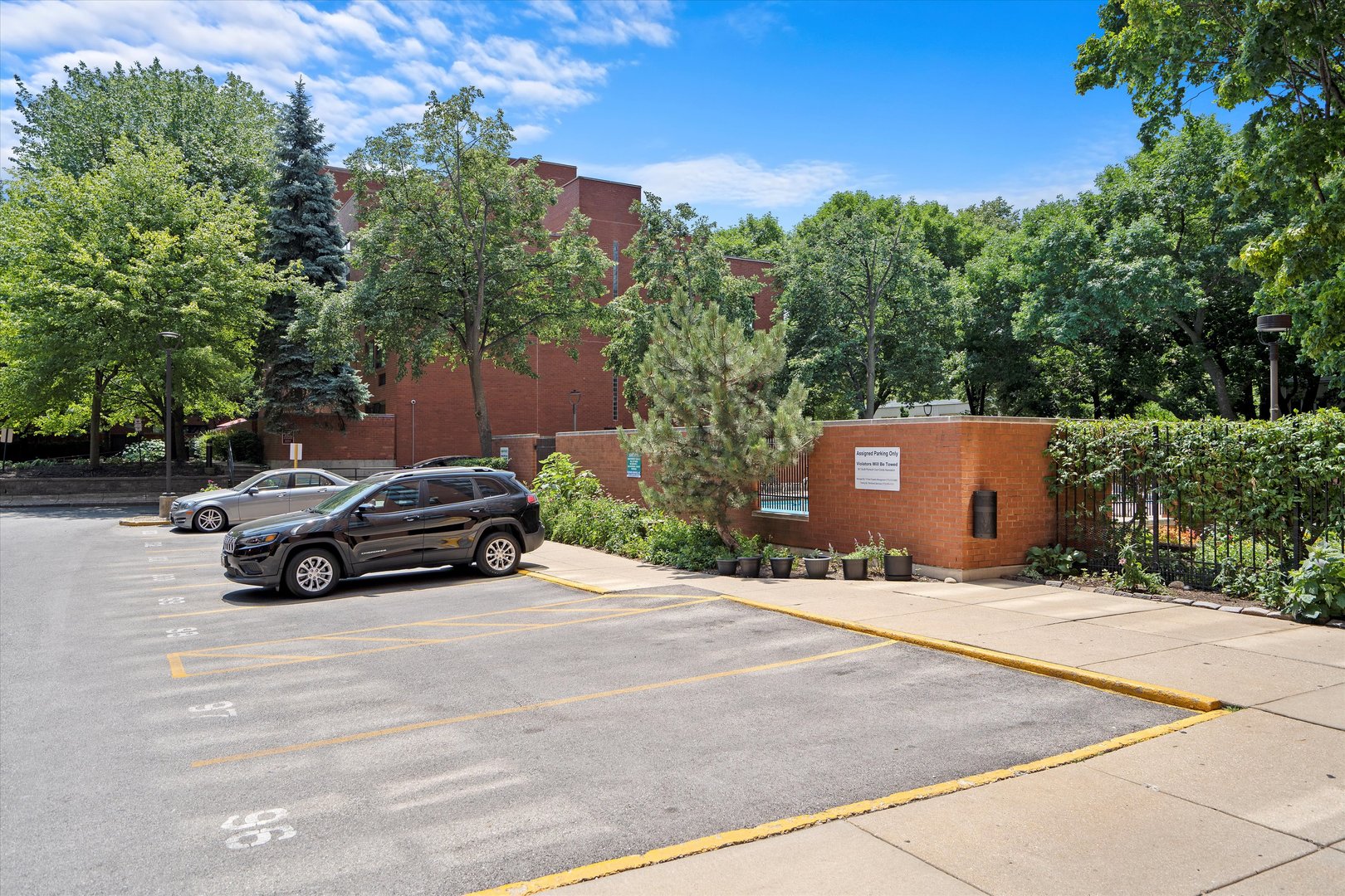 901 S Plymouth Court Unit: 1402