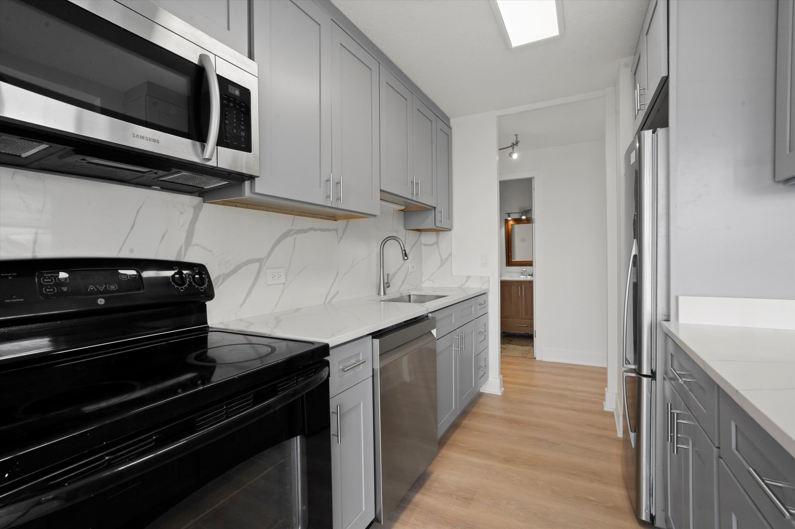 901 S Plymouth Court Unit: 1402
