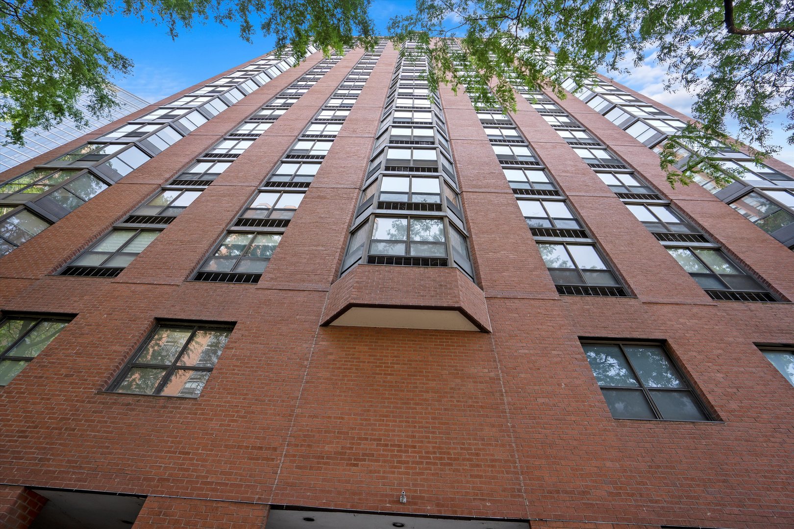 901 S Plymouth Court Unit: 1402