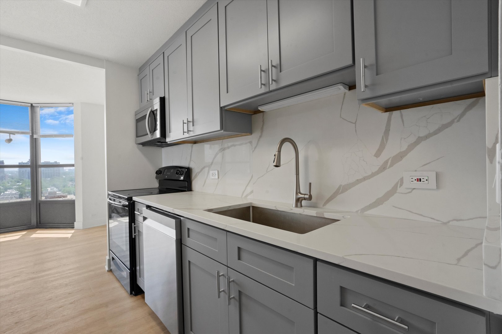 901 S Plymouth Court Unit: 1402