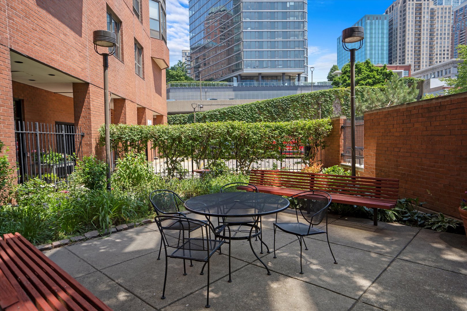 901 S Plymouth Court Unit: 1402