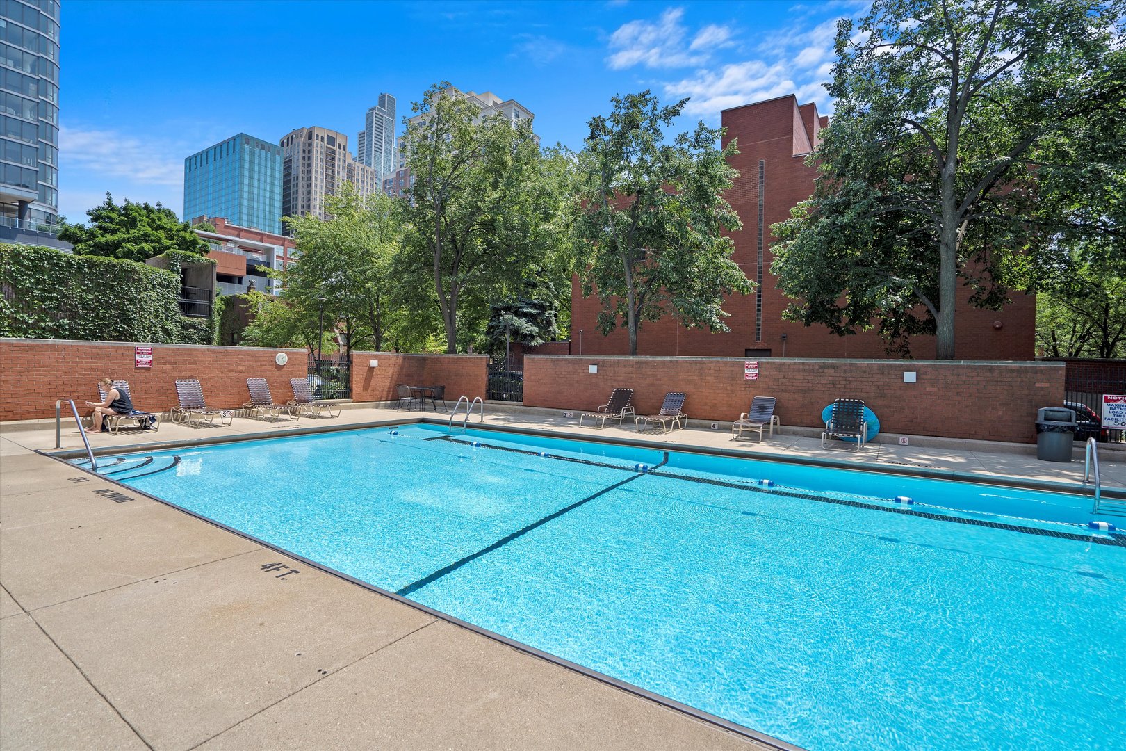 901 S Plymouth Court Unit: 1402