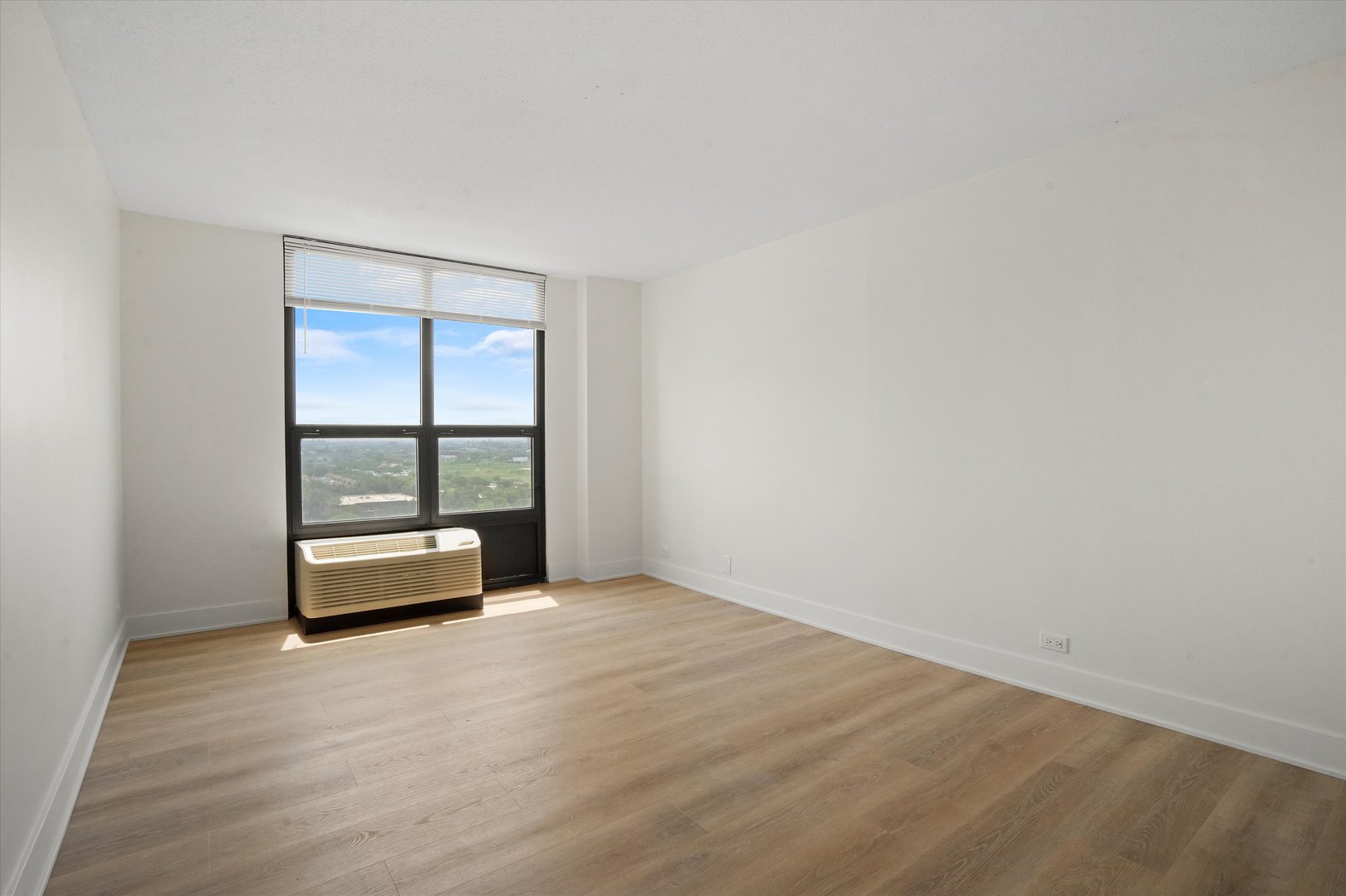 901 S Plymouth Court Unit: 1402