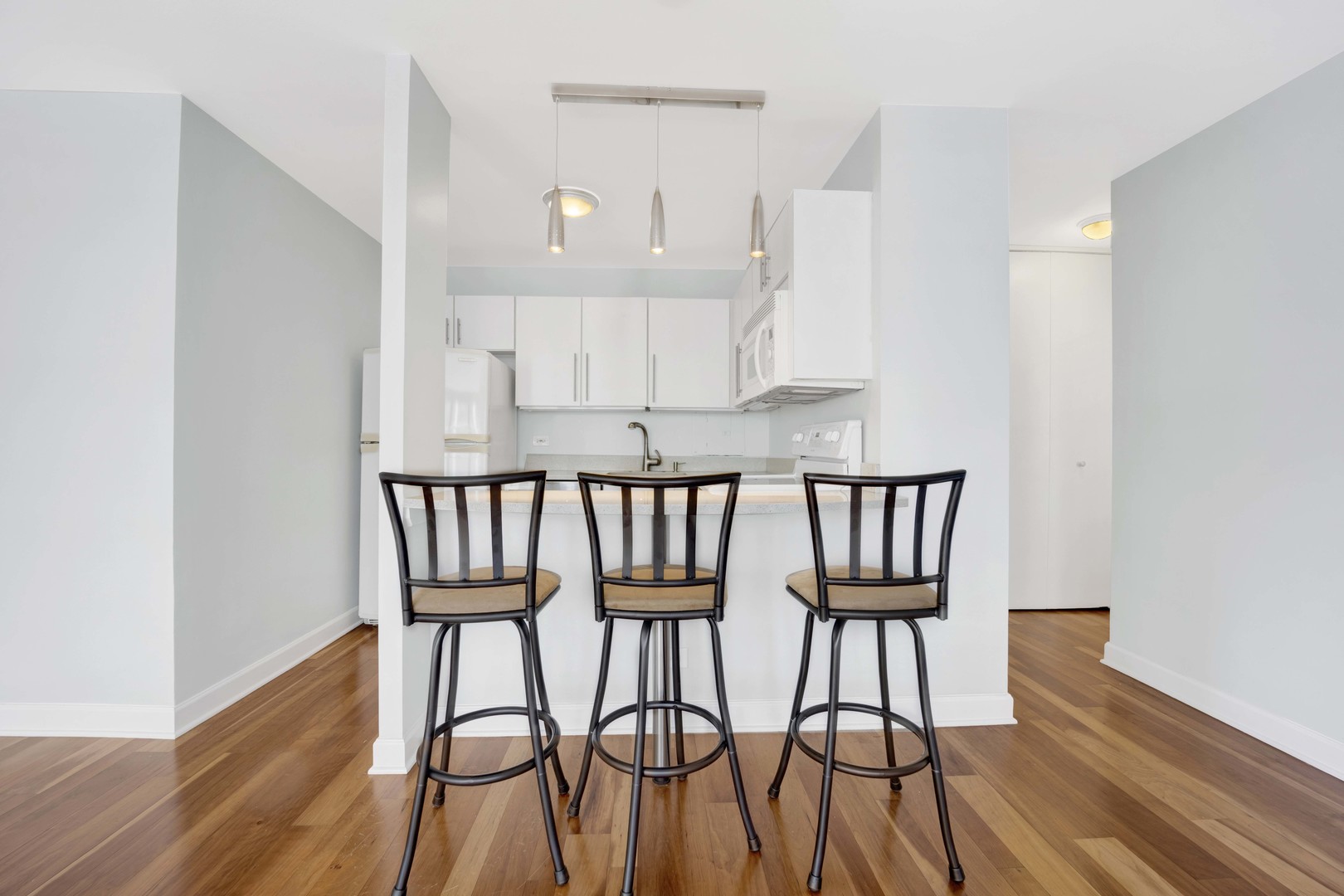 33 E CEDAR Street Unit: 5A