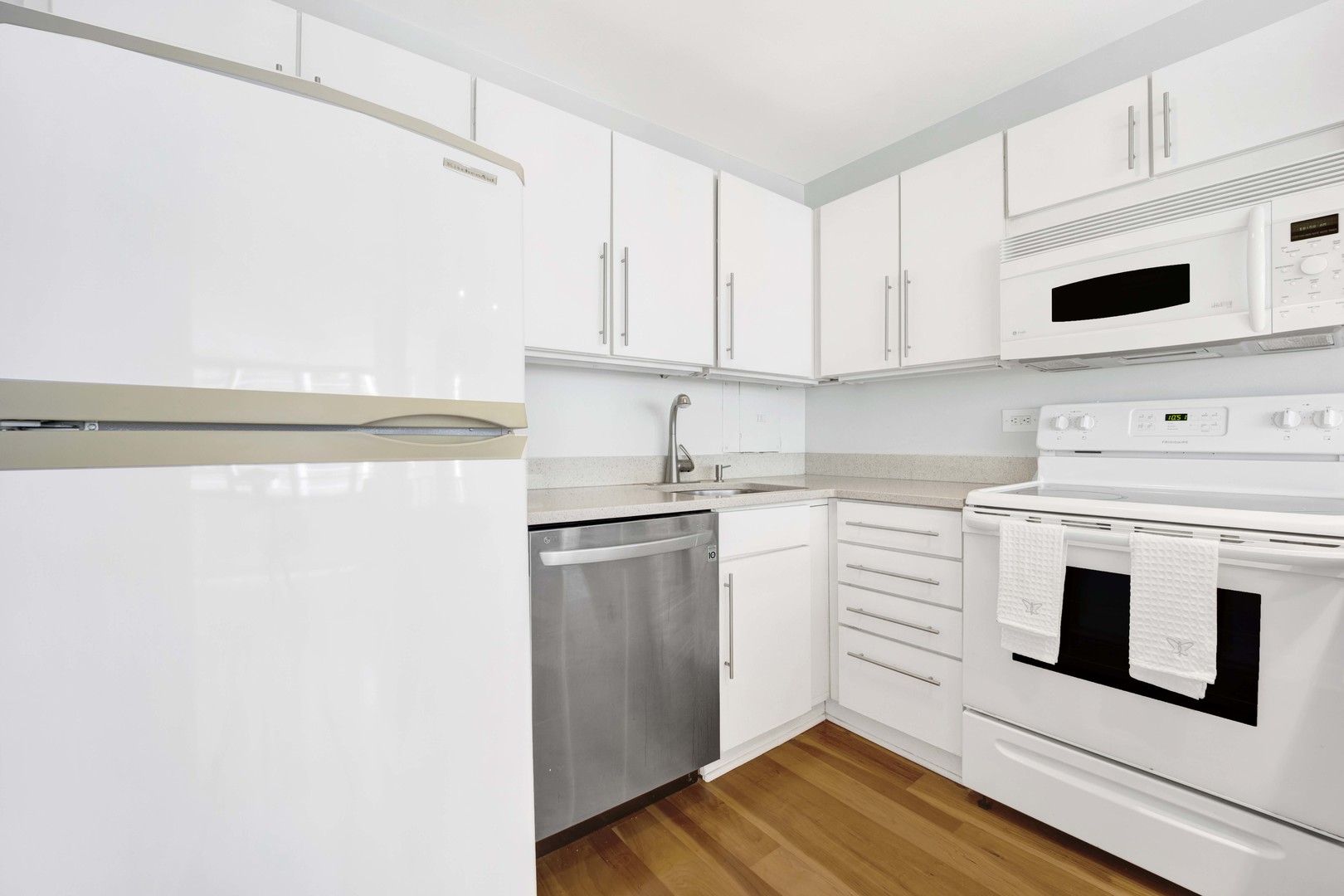 33 E CEDAR Street Unit: 5A