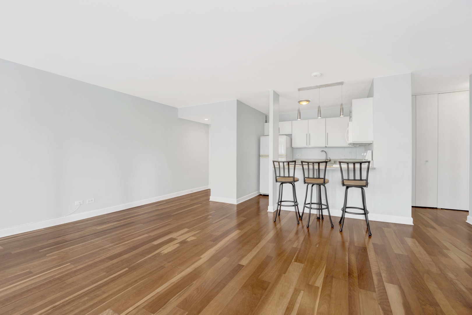 33 E CEDAR Street Unit: 5A