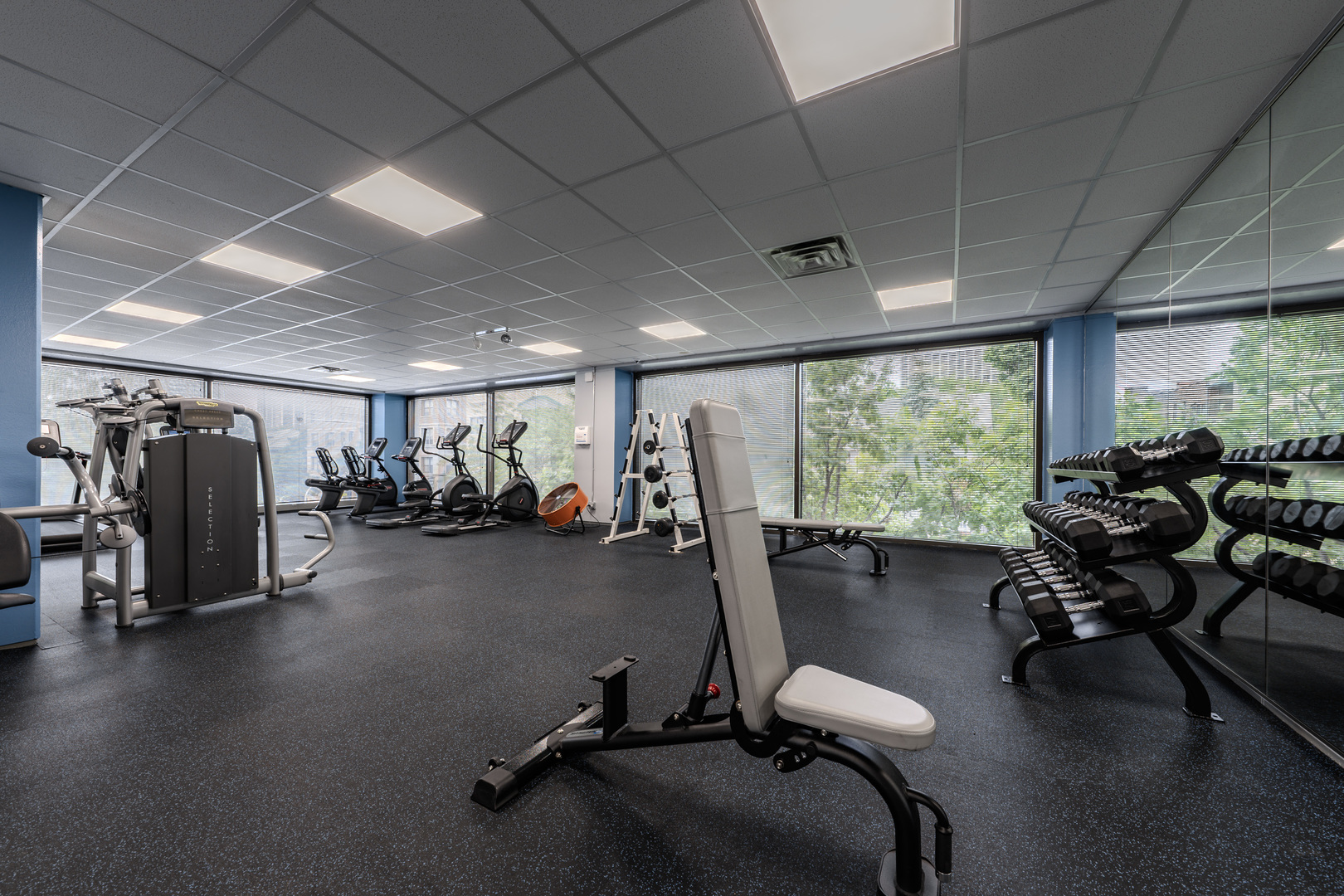 4343 N Clarendon Avenue Unit: 703