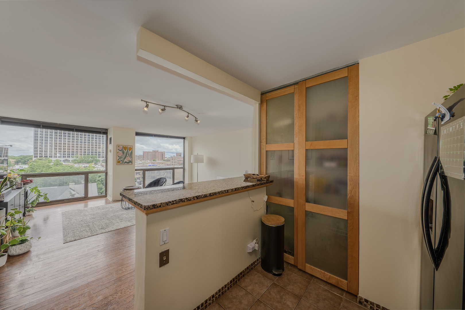 4343 N Clarendon Avenue Unit: 703