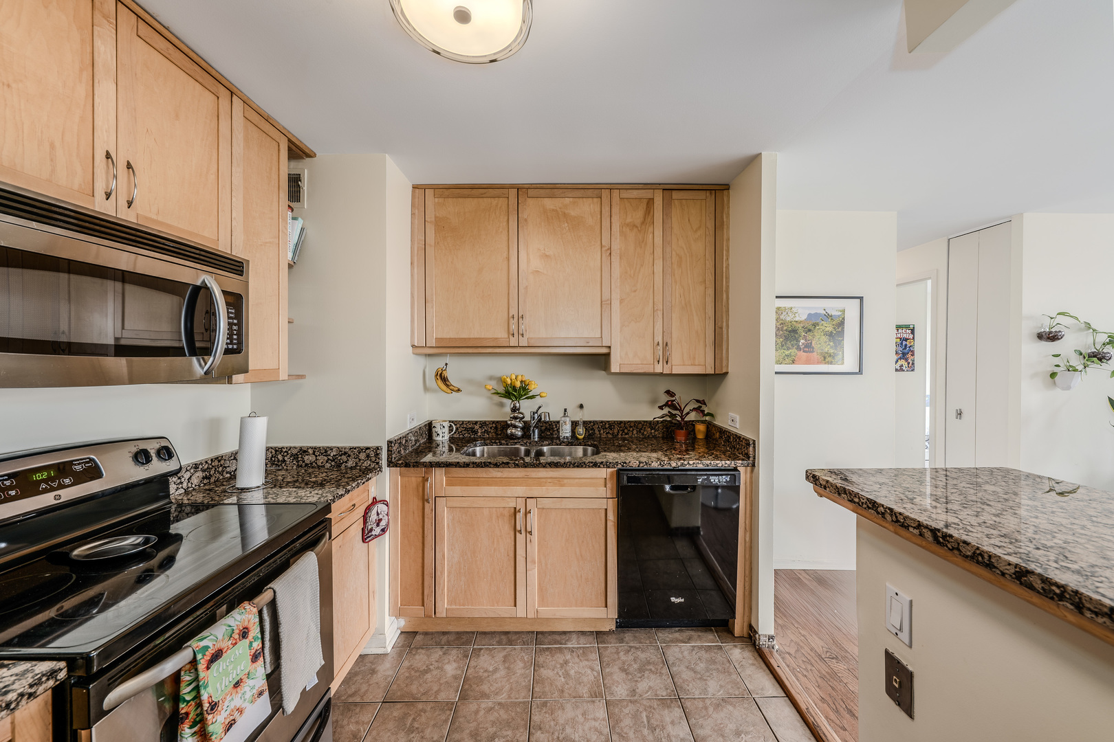 4343 N Clarendon Avenue Unit: 703