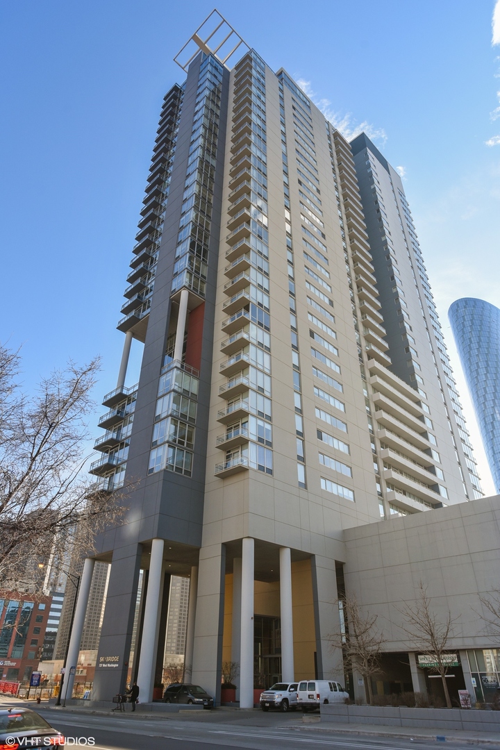 737 W WASHINGTON Boulevard Unit: 2110