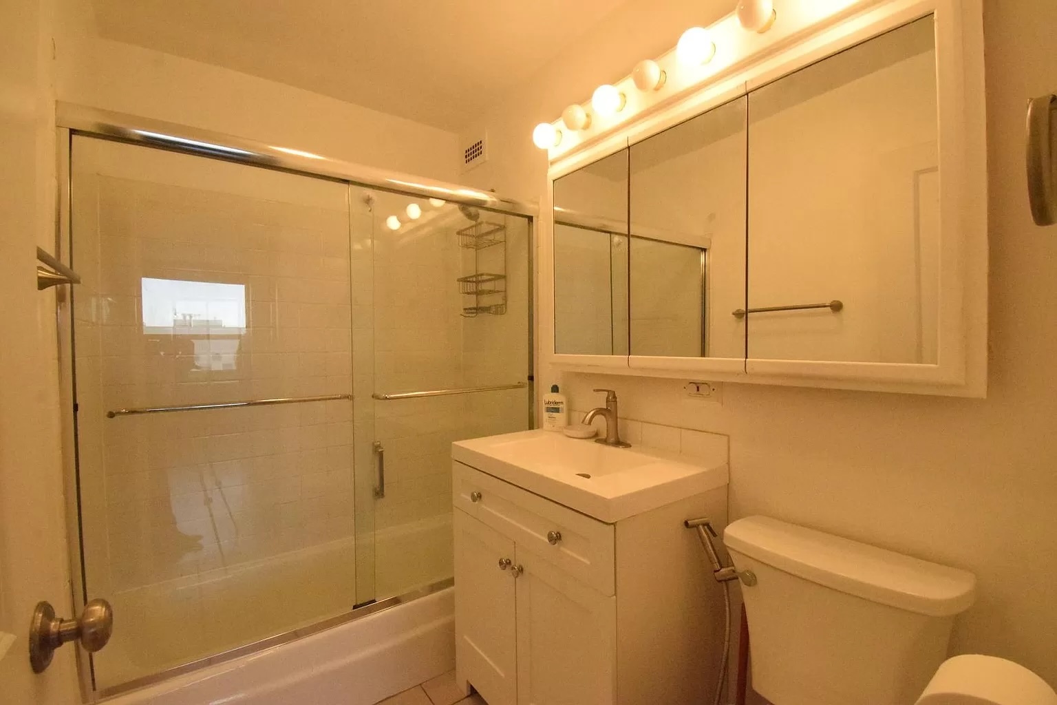 1255 N Sandburg Terrace Unit: 1903