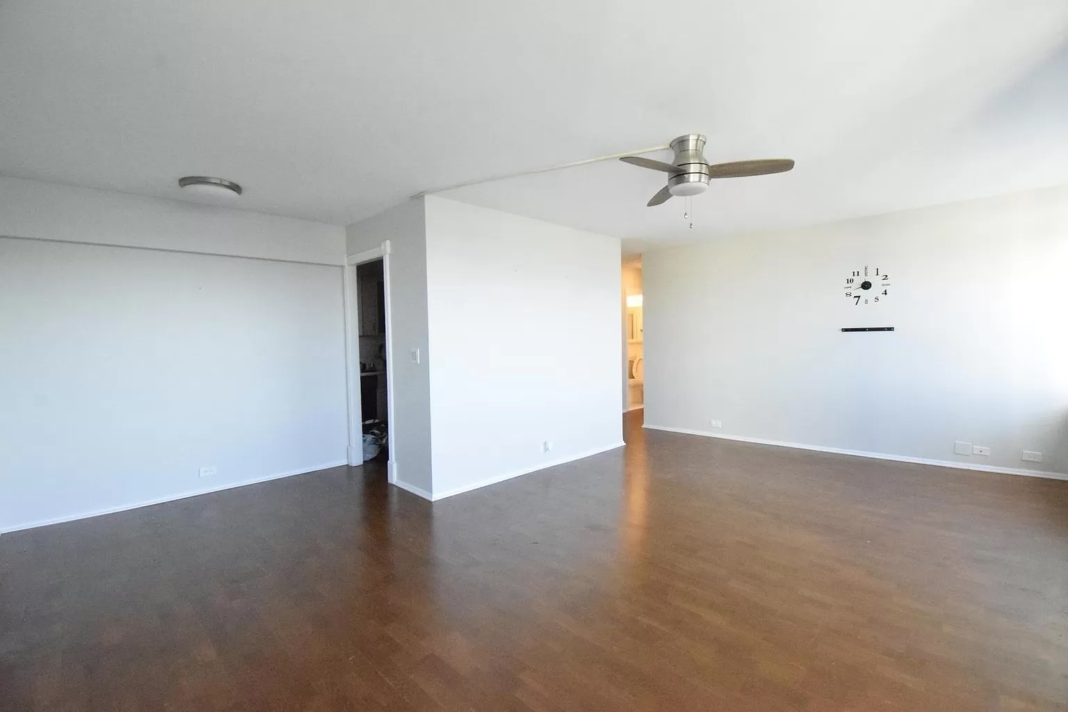 1255 N Sandburg Terrace Unit: 1903