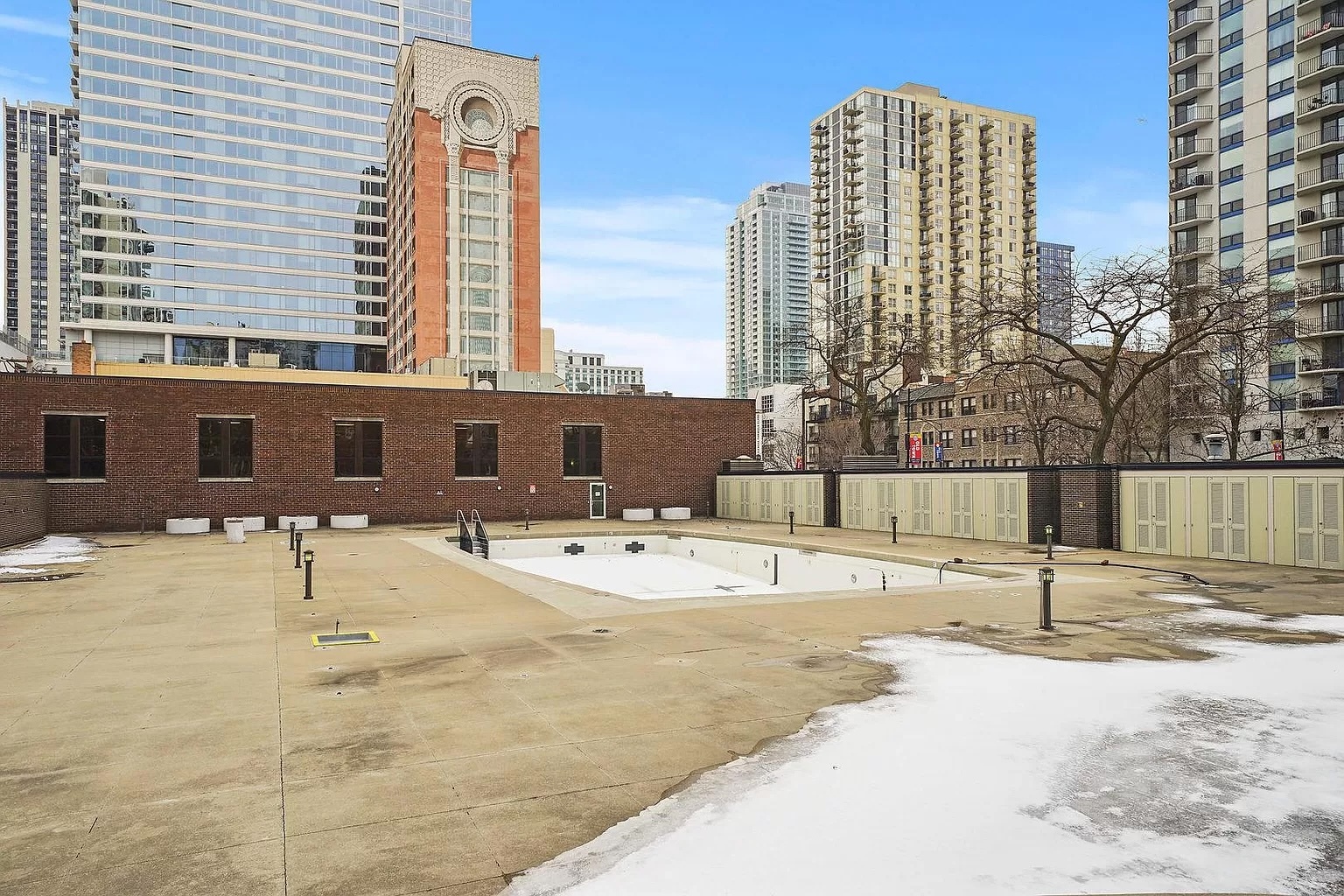 1255 N Sandburg Terrace Unit: 1903