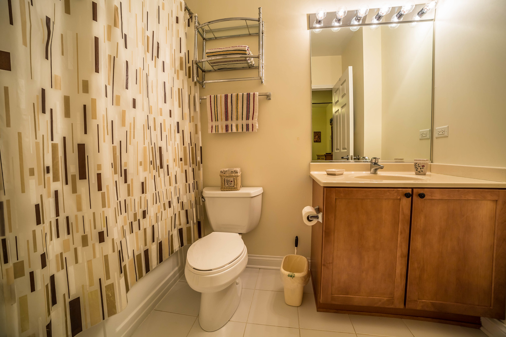 8 W MONROE Street Unit: 1400