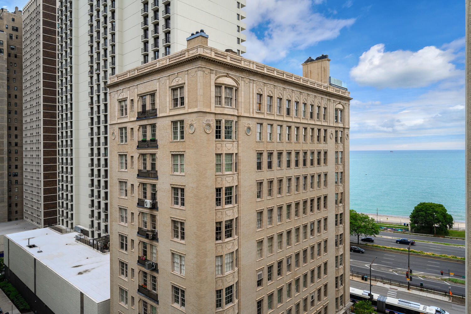 71 E Division Street Unit: 1403