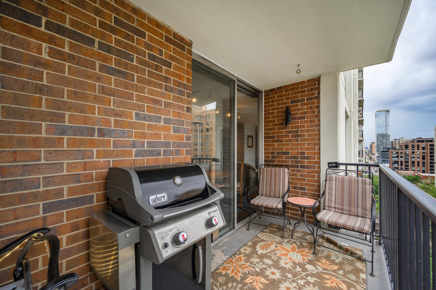 71 E Division Street Unit: 1403