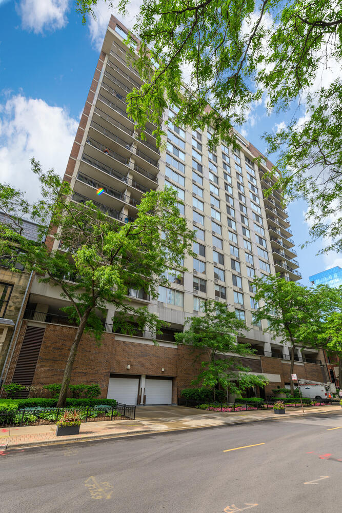 71 E Division Street Unit: 1403