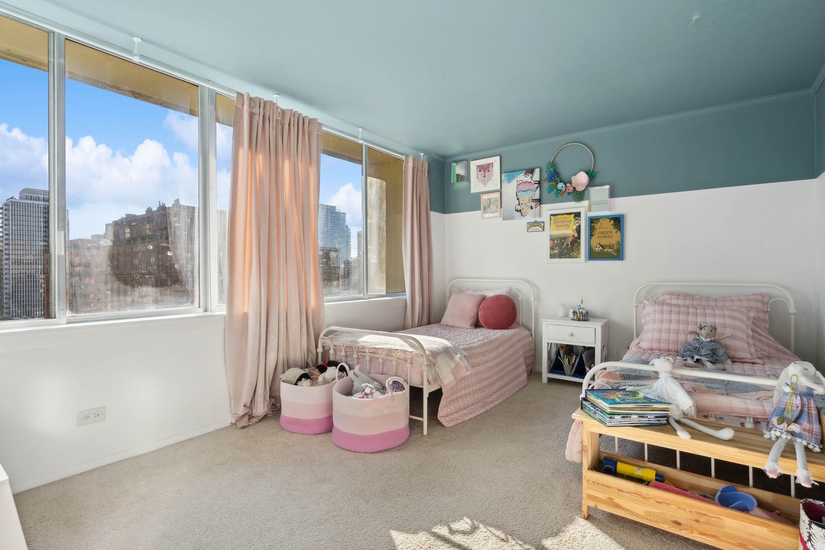 1 E Schiller Street Unit: 15D