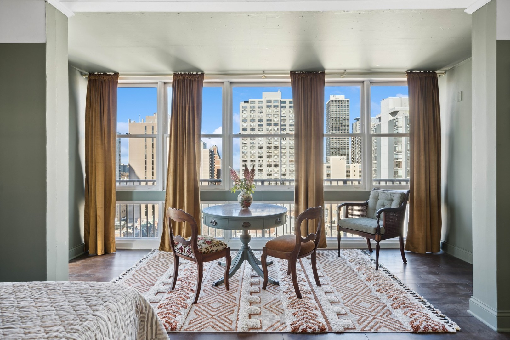 1 E Schiller Street Unit: 15D