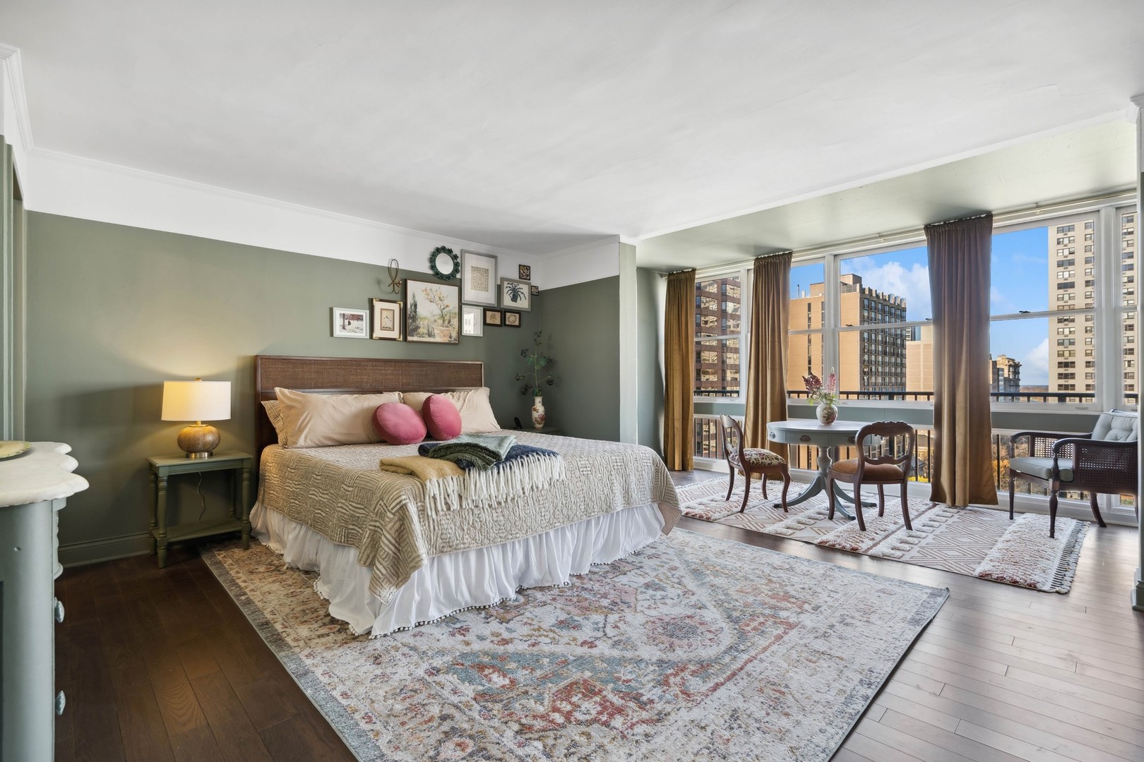 1 E Schiller Street Unit: 15D