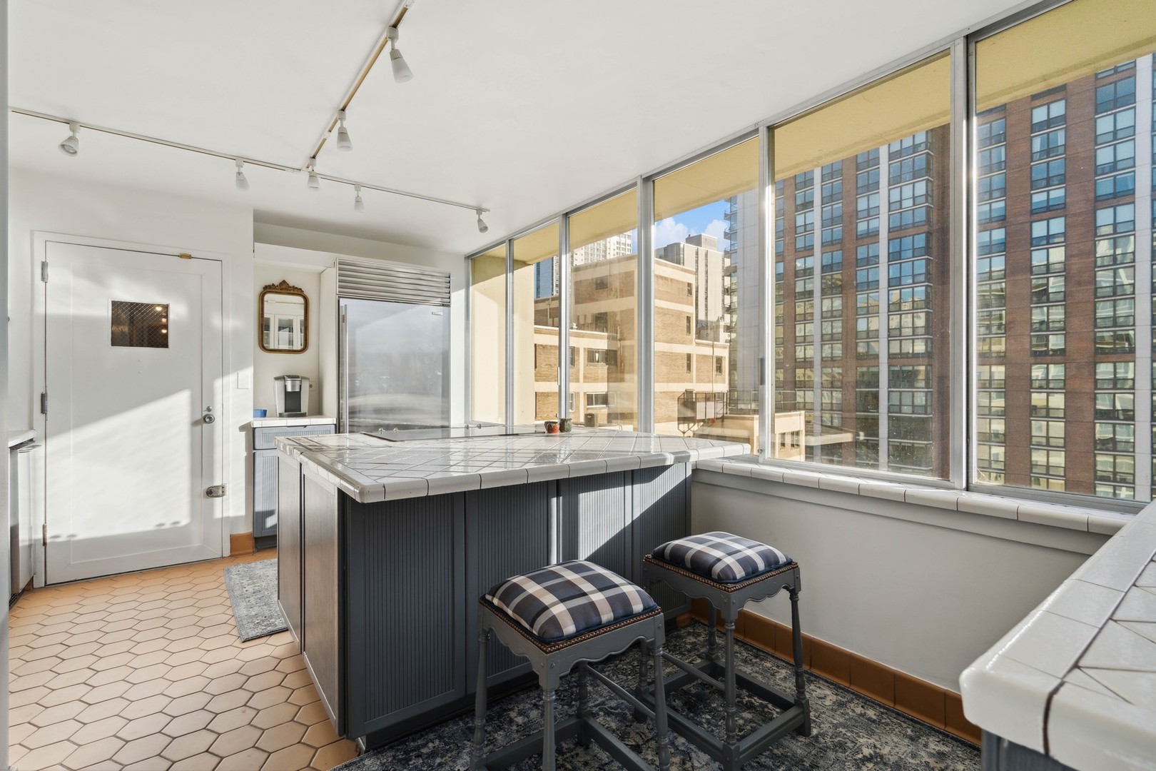 1 E Schiller Street Unit: 15D