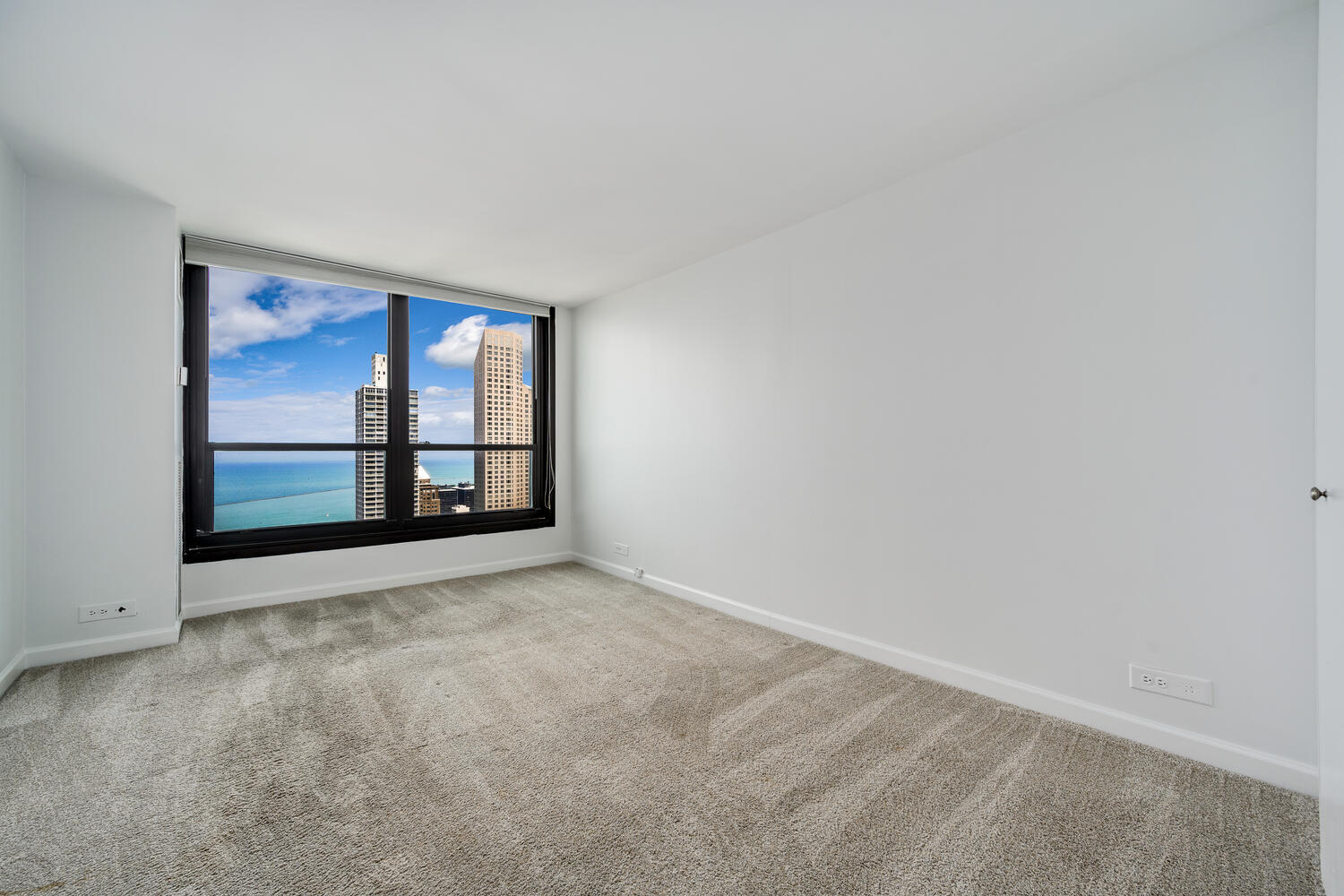 1030 N STATE Street Unit: 40E